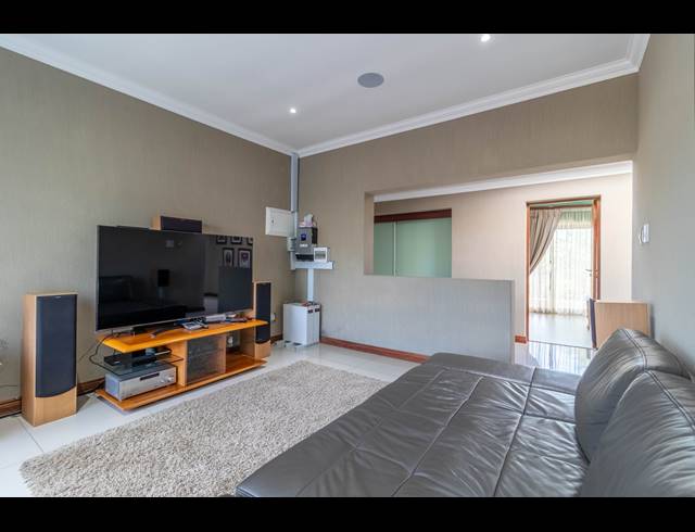 4 BEDROOM HOUSE FOR SALE IN EYE OF AFRICA ESTATE